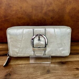 COACH SOHO METALLIC GOLD BUCKLE ZIP AROUND CONTINENTAL WALLET